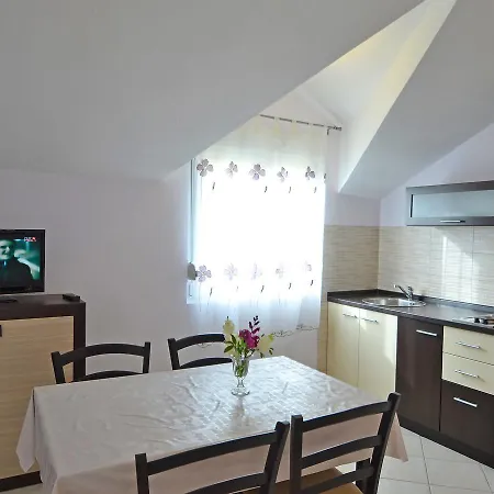 Appartement Tadija.2 *
